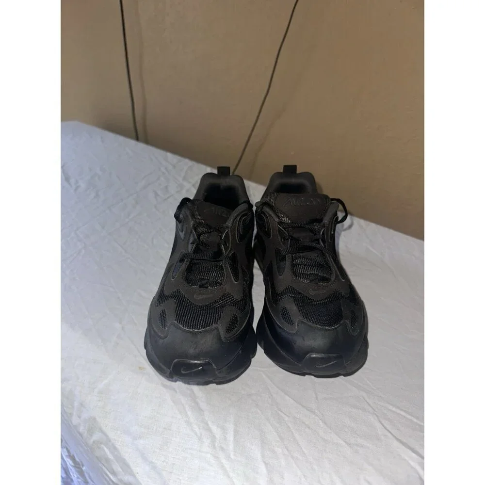 Nike Air Max 200 Triple Black Sneakers AT5627-001 Kids 6y / Women's 7.5